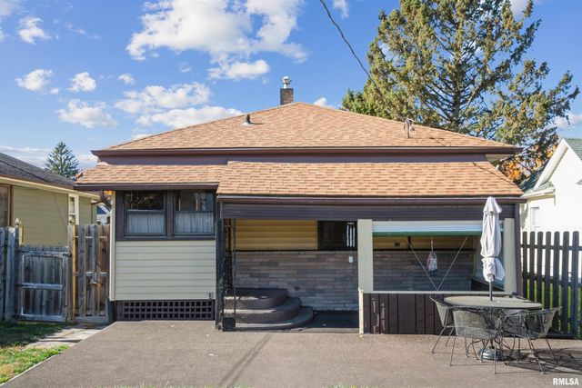 305 8TH Street, Silvis, IL 61282