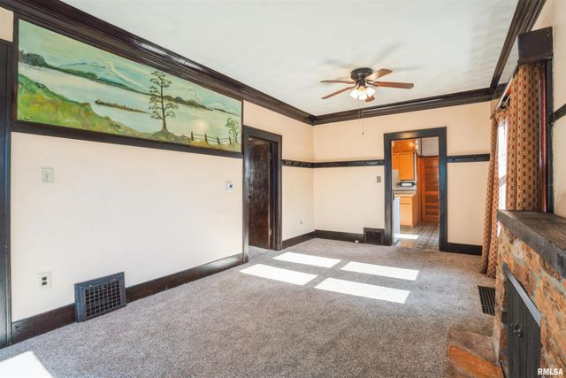 305 8TH Street, Silvis, IL 61282