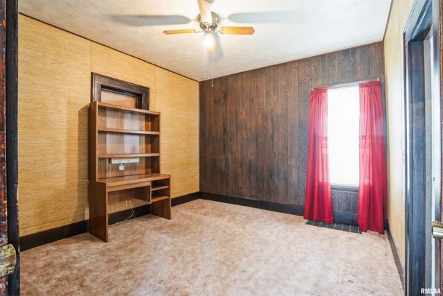 305 8TH Street, Silvis, IL 61282