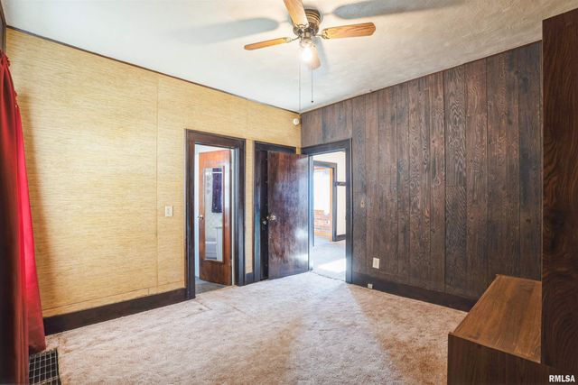 305 8TH Street, Silvis, IL 61282