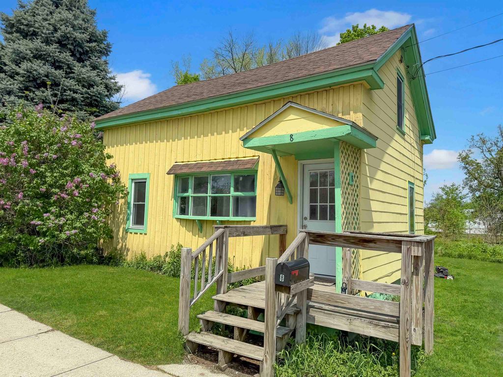 8 Lake Street, Swanton, VT 05488