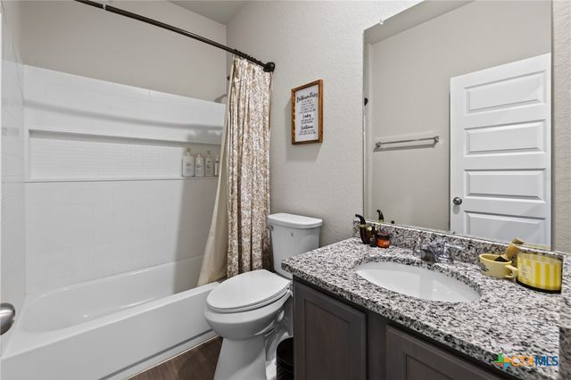 621 Kulpa Cross, Seguin, TX 78155