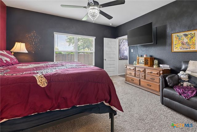 621 Kulpa Cross, Seguin, TX 78155