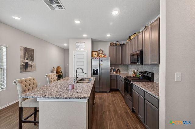 621 Kulpa Cross, Seguin, TX 78155