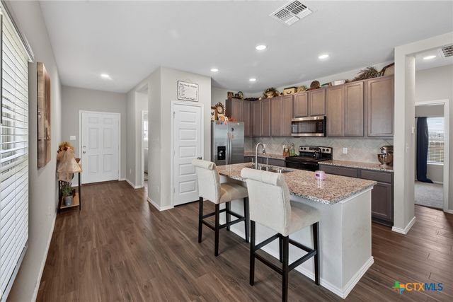 621 Kulpa Cross, Seguin, TX 78155