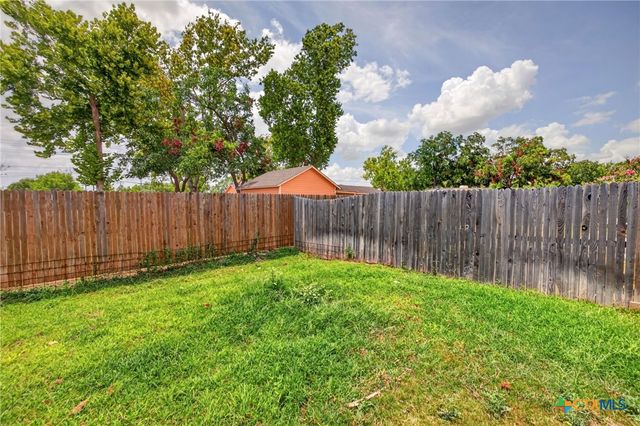 621 Kulpa Cross, Seguin, TX 78155
