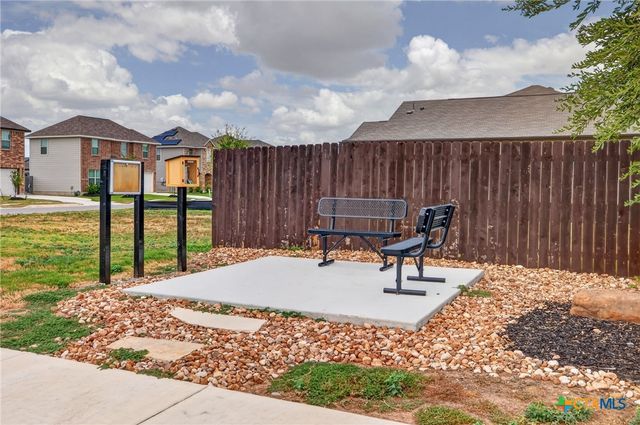 621 Kulpa Cross, Seguin, TX 78155