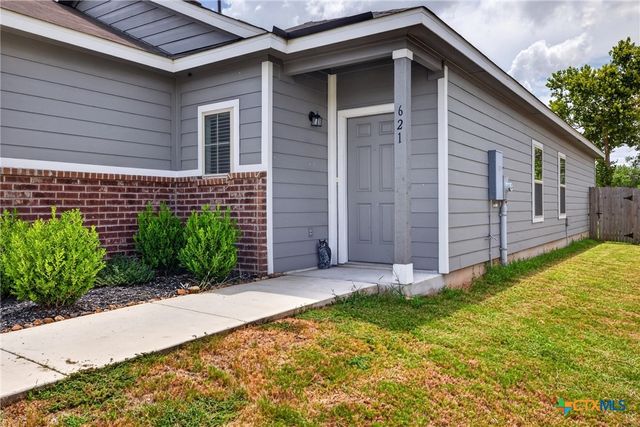 621 Kulpa Cross, Seguin, TX 78155