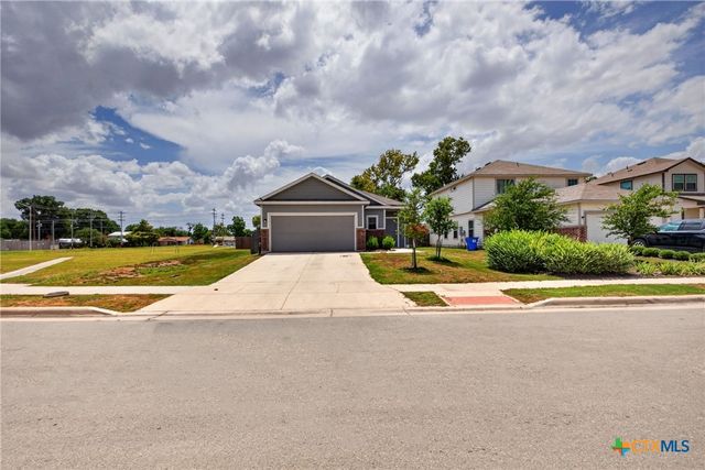 621 Kulpa Cross, Seguin, TX 78155