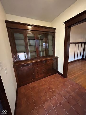 963 Woodruff Place West Drive, Indianapolis, IN 46201