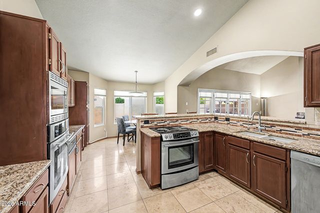 4113 E GLENHAVEN Drive, Phoenix, AZ 85048