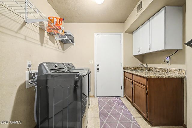 4113 E GLENHAVEN Drive, Phoenix, AZ 85048