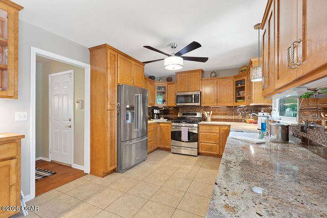 2615 E Melbourne Road, Springfield, MO 65804