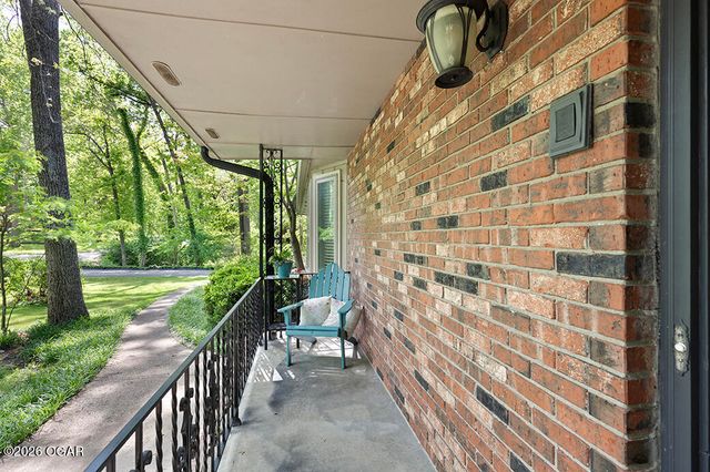 2615 E Melbourne Road, Springfield, MO 65804