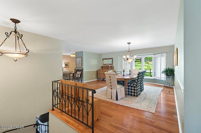 2615 E Melbourne Road, Springfield, MO 65804