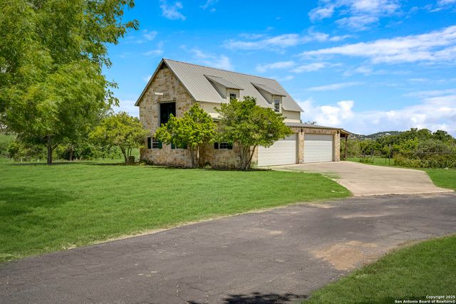 205 Kendall Falls, Comfort, TX 78013