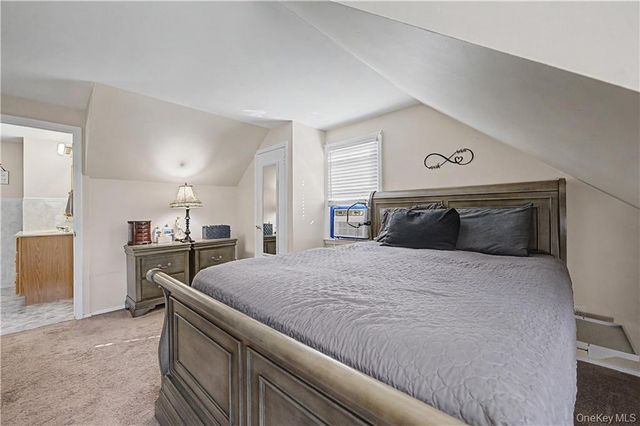 465 Washington Place, Mineola, NY 11501