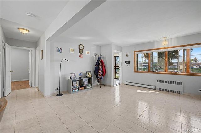 465 Washington Place, Mineola, NY 11501
