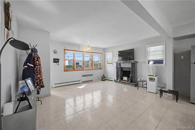 465 Washington Place, Mineola, NY 11501