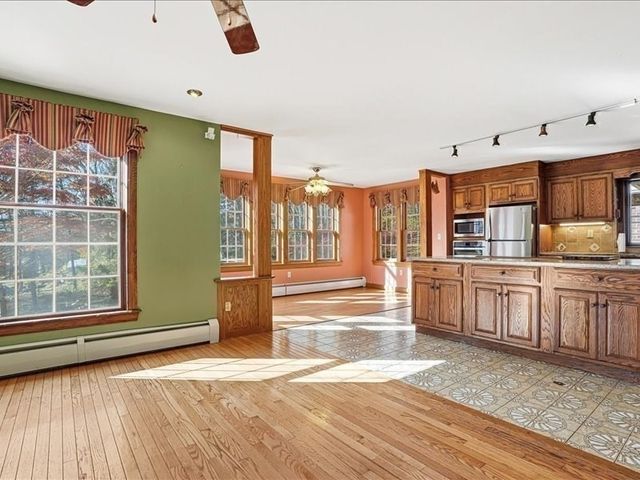 15 N Cove Rd, Sterling, MA 01564