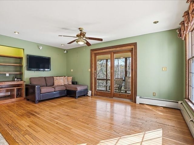 15 N Cove Rd, Sterling, MA 01564