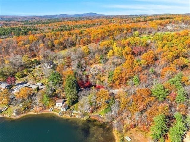 15 N Cove Rd, Sterling, MA 01564