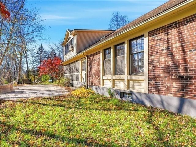 15 N Cove Rd, Sterling, MA 01564