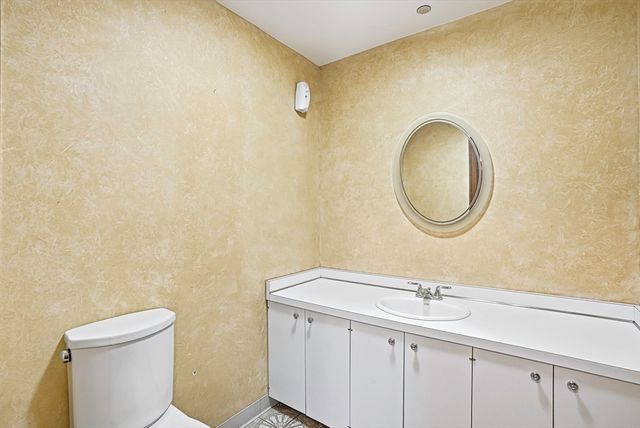 15 N Cove Rd, Sterling, MA 01564