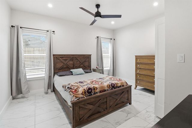 1515 Valley High LN, Granite Shoals, TX 78654