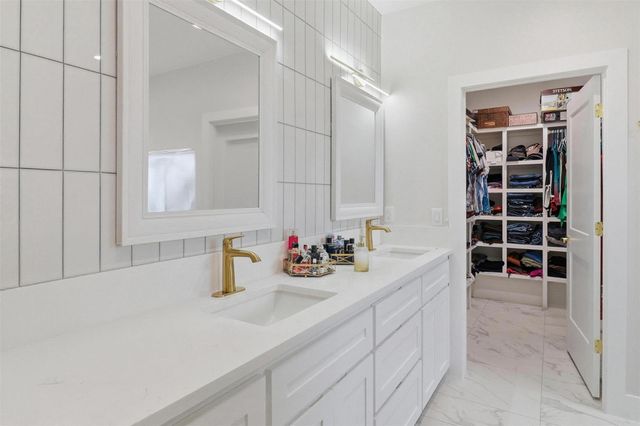 1515 Valley High LN, Granite Shoals, TX 78654