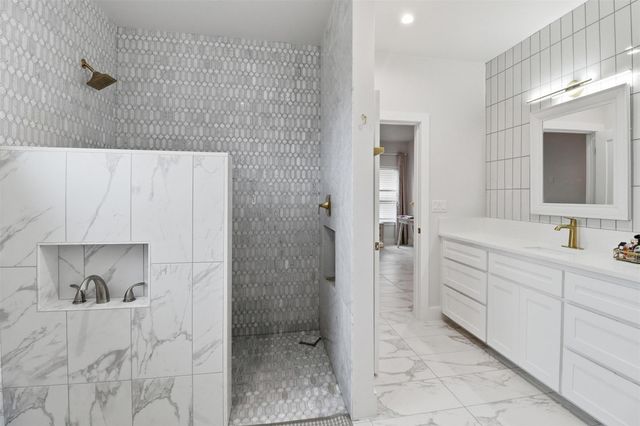 1515 Valley High LN, Granite Shoals, TX 78654