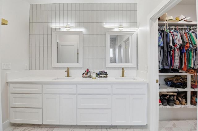 1515 Valley High LN, Granite Shoals, TX 78654