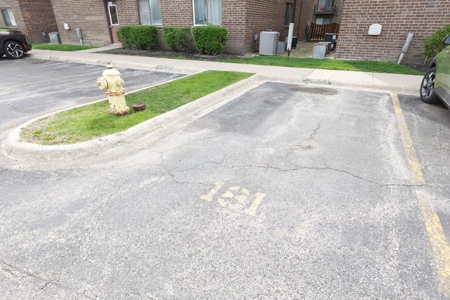 9813 Bianco Terrace A, Des Plaines, IL 60016