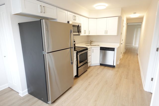 9813 Bianco Terrace A, Des Plaines, IL 60016