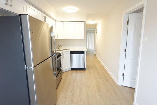 9813 Bianco Terrace A, Des Plaines, IL 60016