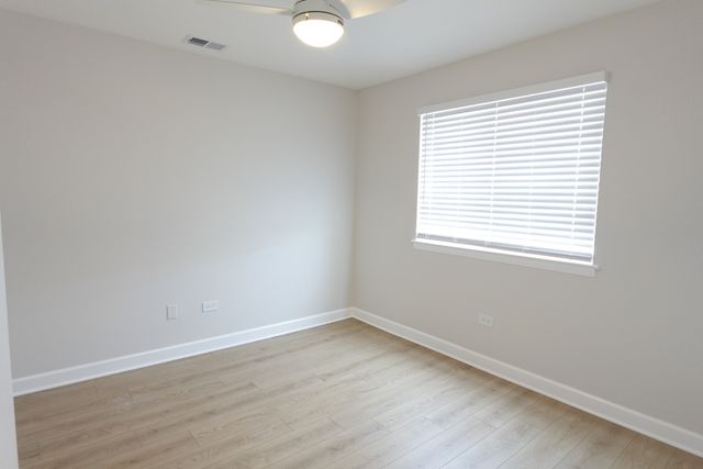 9813 Bianco Terrace A, Des Plaines, IL 60016