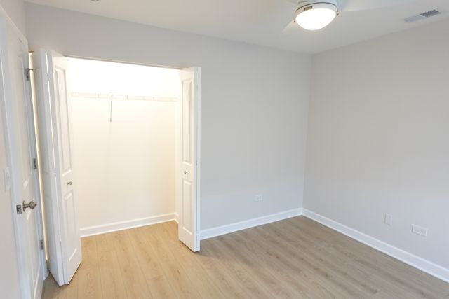 9813 Bianco Terrace A, Des Plaines, IL 60016