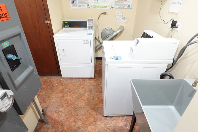 9813 Bianco Terrace A, Des Plaines, IL 60016