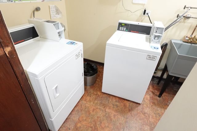 9813 Bianco Terrace A, Des Plaines, IL 60016