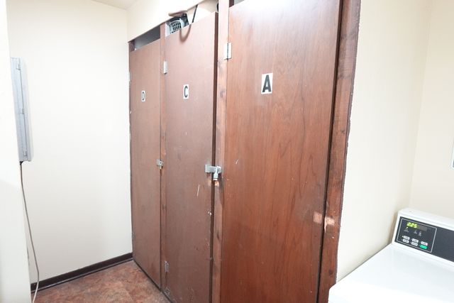 9813 Bianco Terrace A, Des Plaines, IL 60016