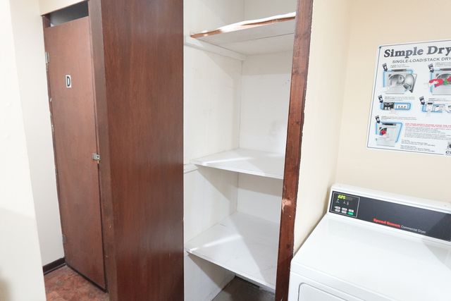 9813 Bianco Terrace A, Des Plaines, IL 60016