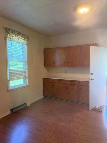 908 chestnut Street, Leavenworth, KS 66048
