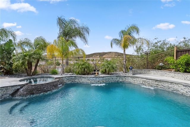 27555 Paper Bark Avenue, Murrieta, CA 92562