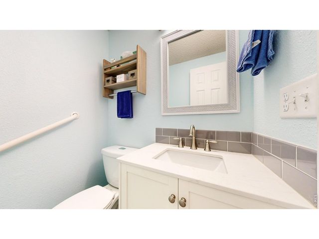 613 Chestnut Dr, Loveland, CO 80538