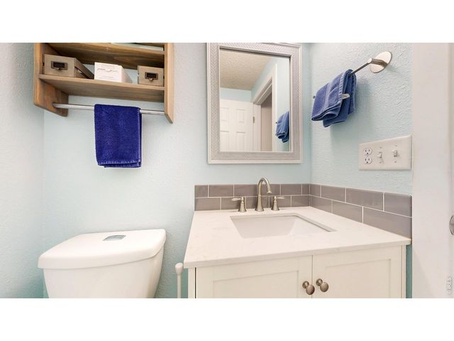 613 Chestnut Dr, Loveland, CO 80538