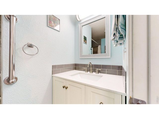 613 Chestnut Dr, Loveland, CO 80538