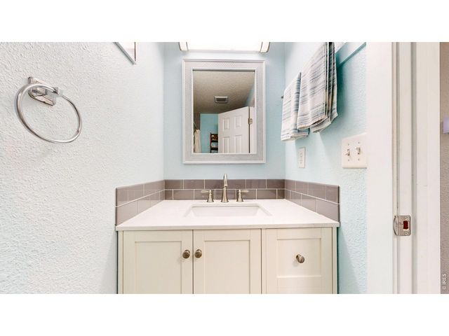 613 Chestnut Dr, Loveland, CO 80538