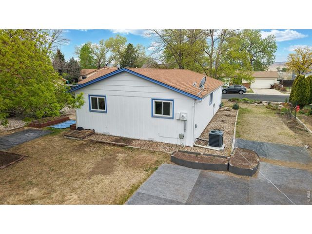 613 Chestnut Dr, Loveland, CO 80538