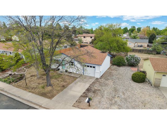 613 Chestnut Dr, Loveland, CO 80538