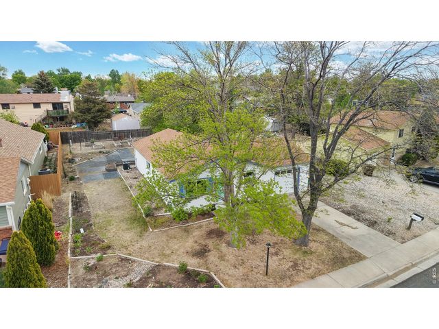 613 Chestnut Dr, Loveland, CO 80538